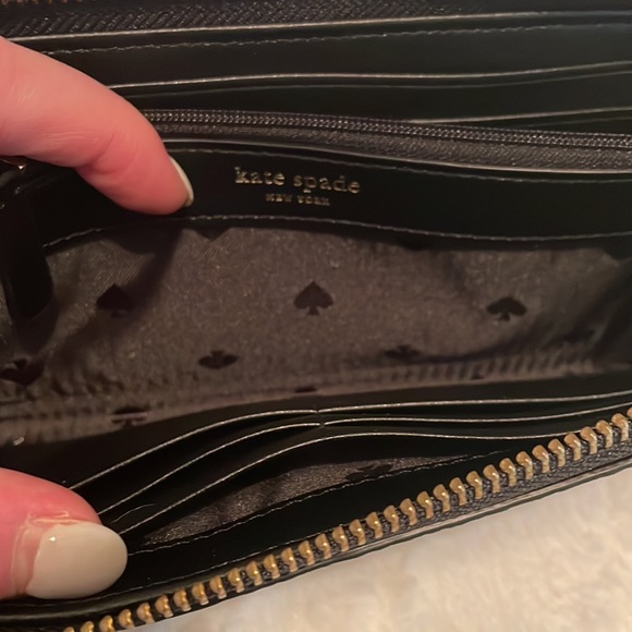 Kate Spade Black Leather Zip Wallet with Wristlet strap! - Picture 4 of 9